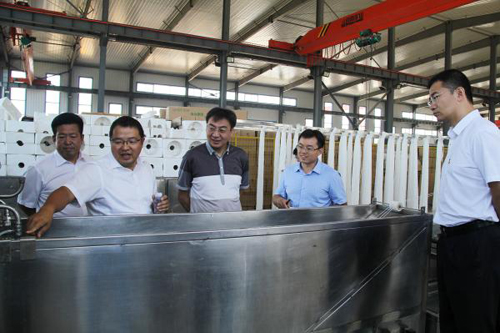 8月27日，新華社遼寧分社社長(zhǎng)王振宏一行人員蒞臨一諾產(chǎn)業(yè)園區(qū)調(diào)研