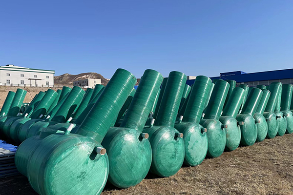 玻璃鋼化糞池的廠家在選擇時(shí)要考慮哪些內(nèi)容 玻璃鋼化糞池的廠家在選擇時(shí)要考慮哪些內(nèi)容